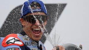 Márquez celebra su podio