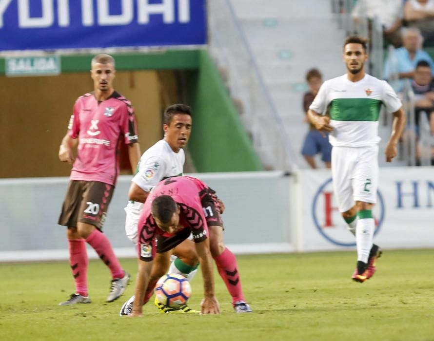 El Elche CF acelera en casa