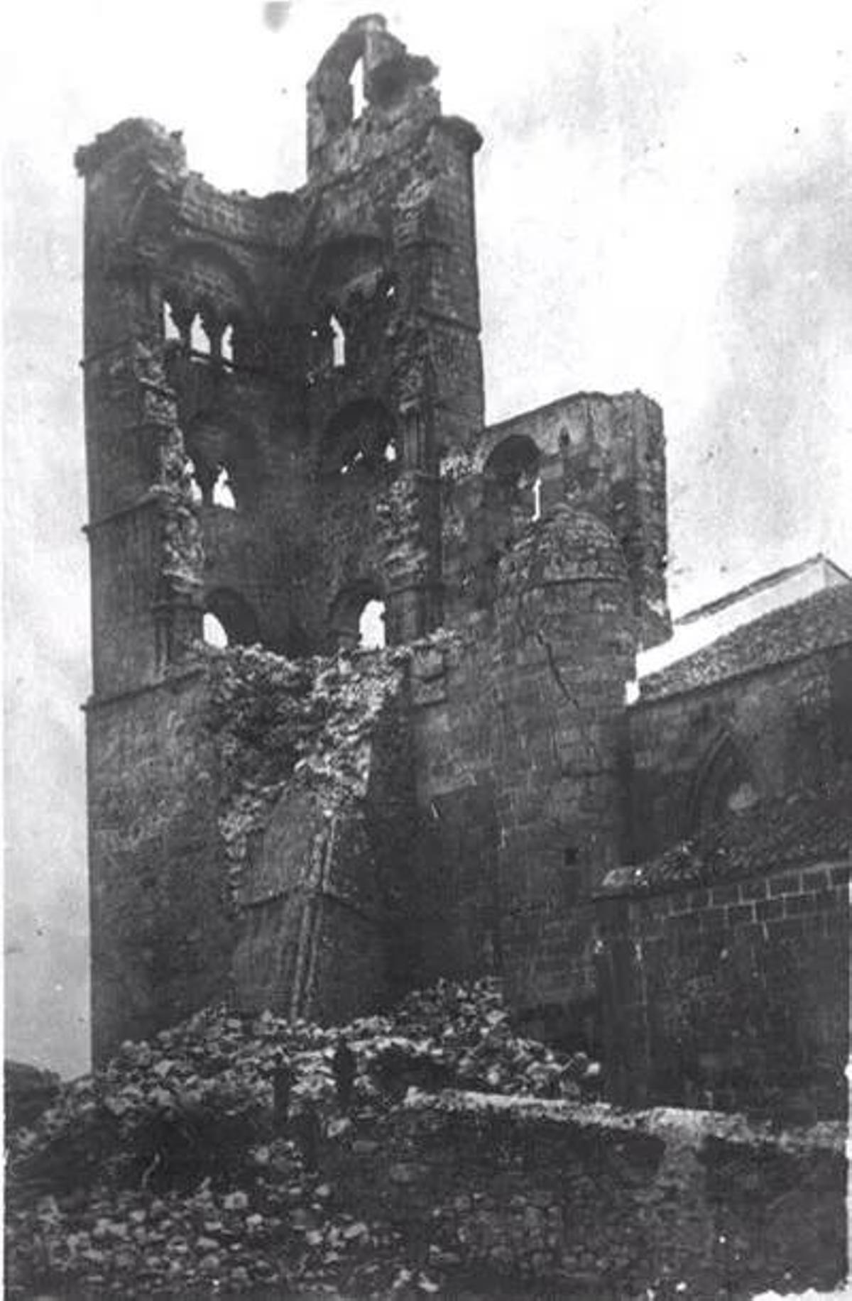 Estado de la Torre Julia tras su derrumbe.