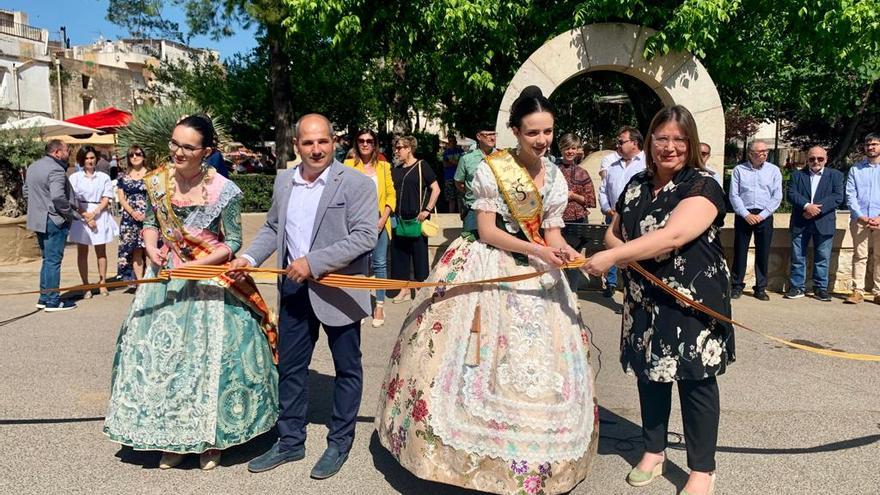 La diputada de Cultura destaca la calidad de la cereza de la Salzadella en la inauguración de la Fira de la Cirera