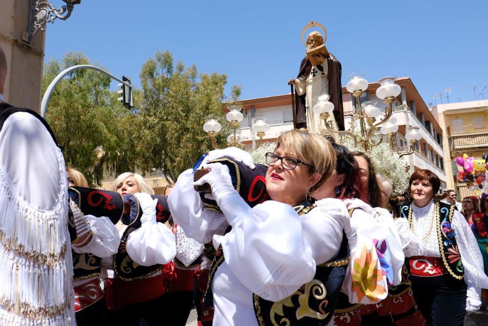 Traslado del santo en los Moros y Cristianos de Elda