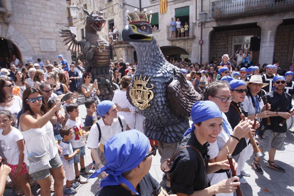 L''Àguila torna a la cercavila de Sant Genís a Torroella de Montgrí