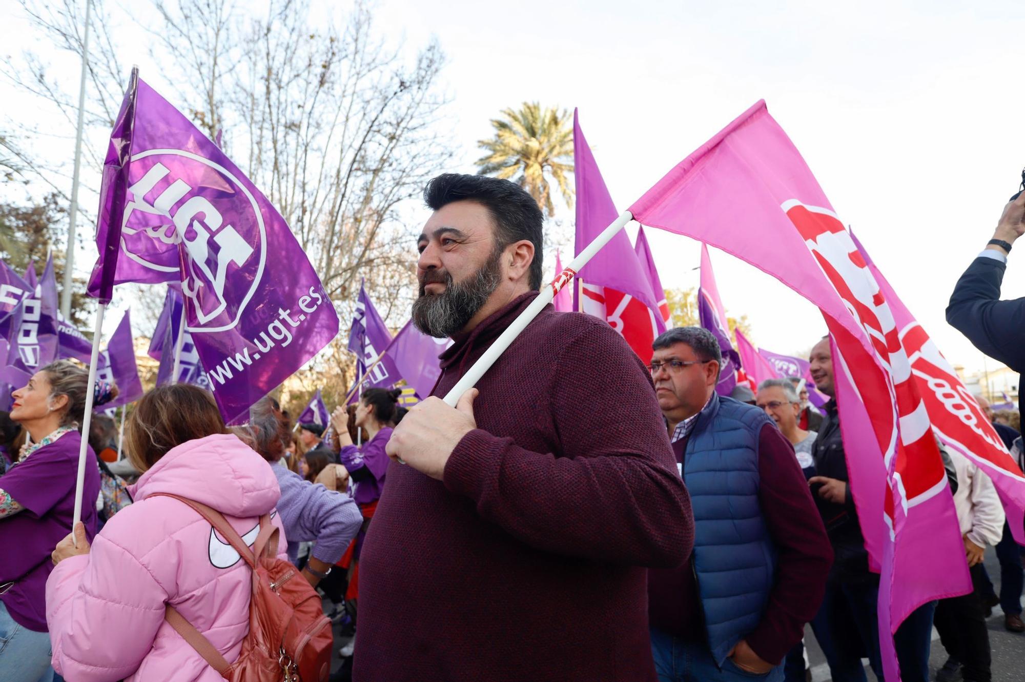 La manifestación del 8M recorre las calles de Córdoba