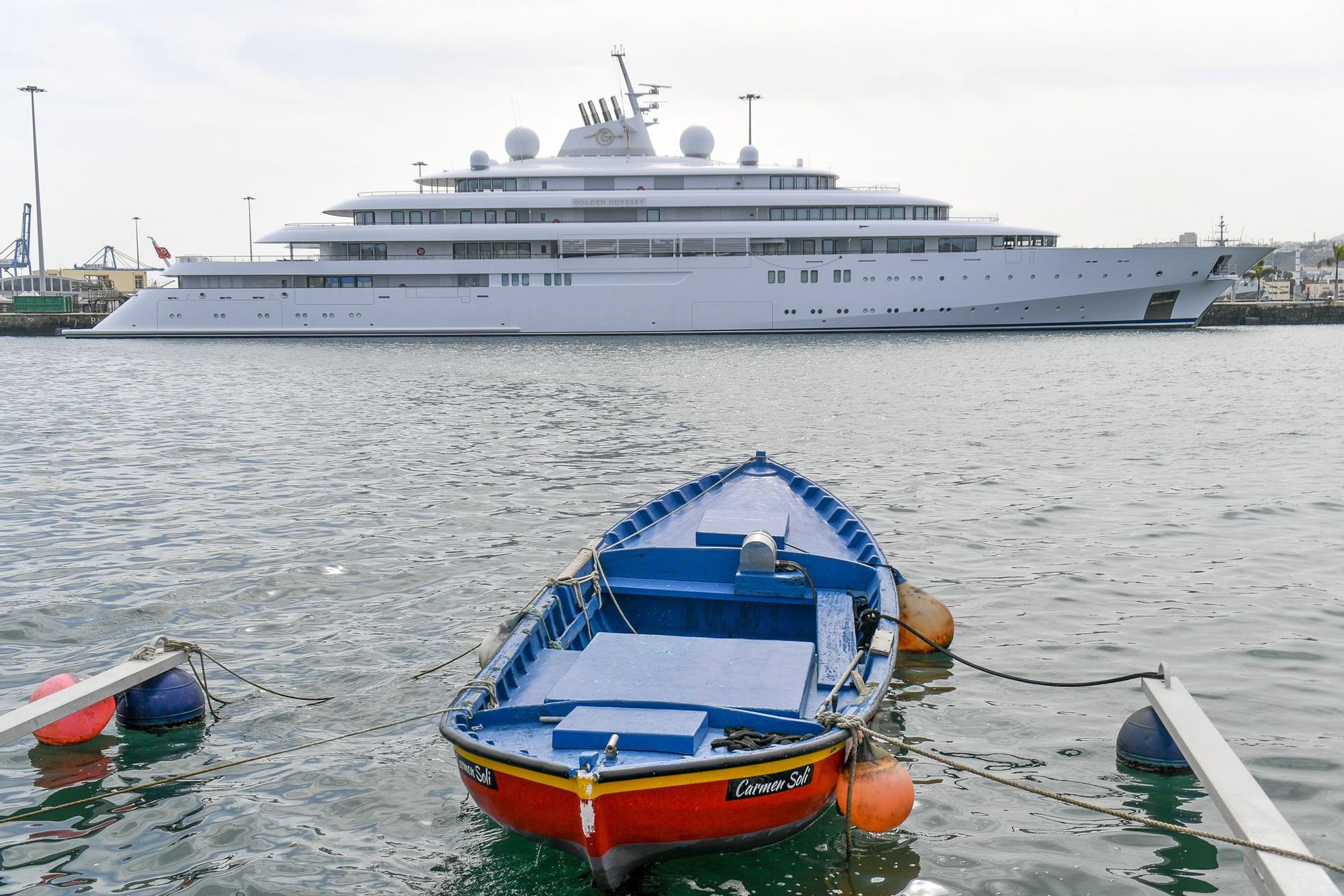 Yate de lujo Golden Odyssey atracado en el Muelle de Santa Catalina