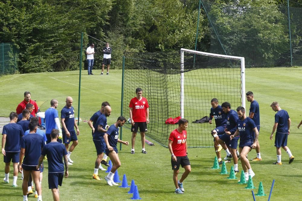 Alemany y Murthy, atentos al entrenamiento