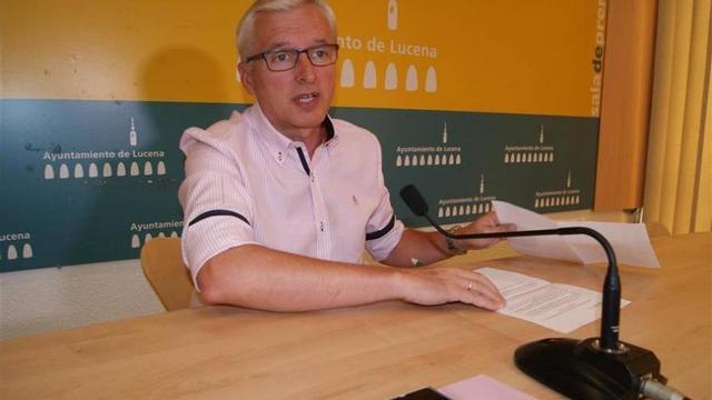 Unas obras obligan a cortar la calle El Agua