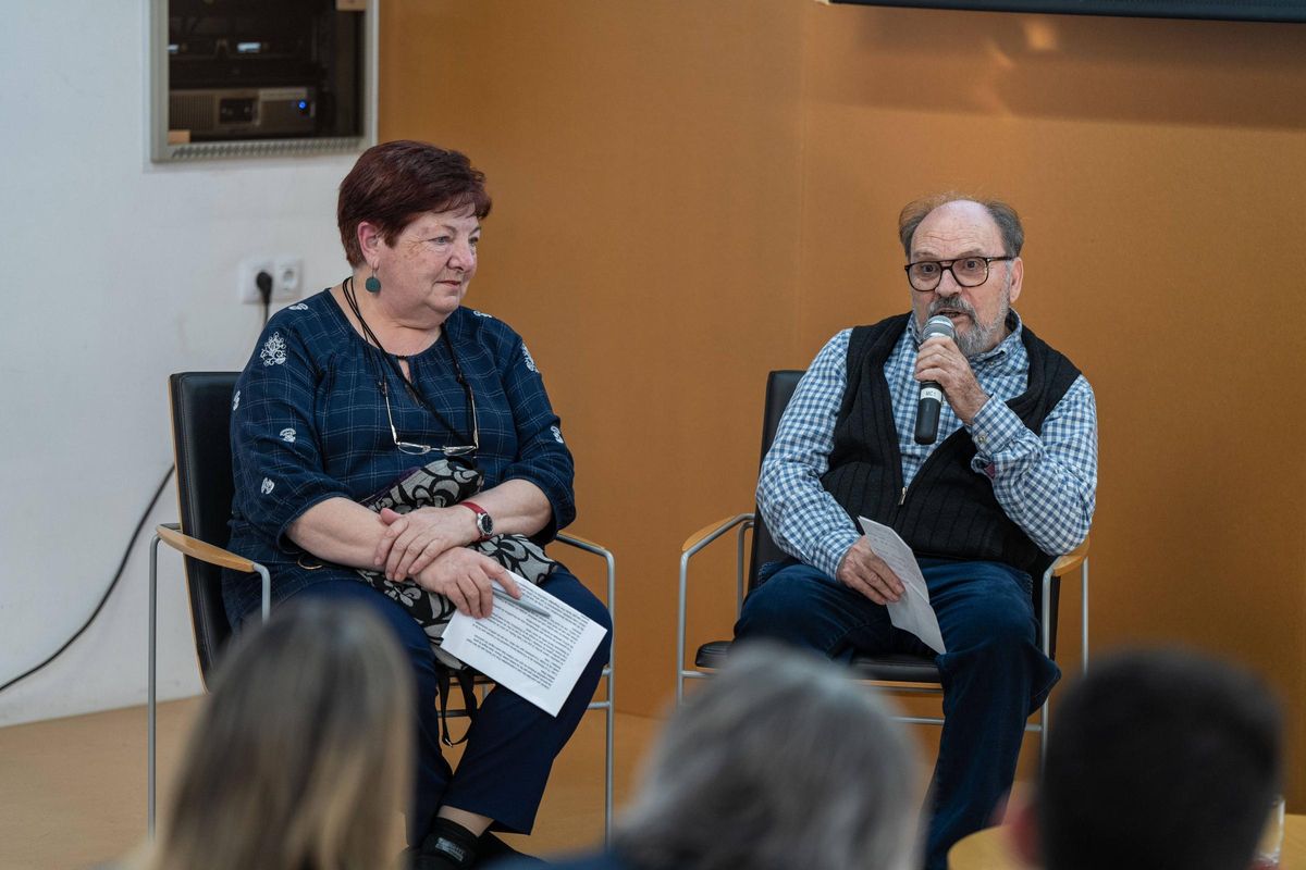 Josep y Teresa dos vecinos de la ciudad durante la presentación de la programación del 50 aniversario de Badia