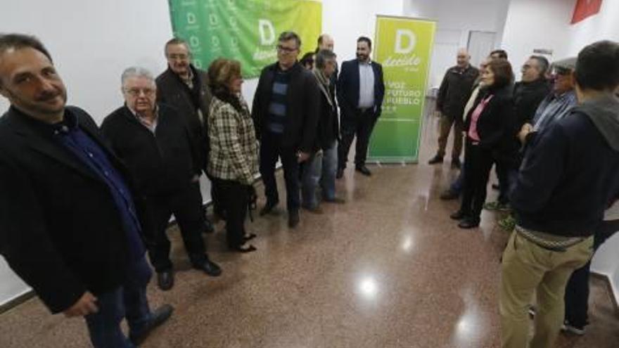 El partido político presentó ayer su candidatura a los vecinos de El Altet .