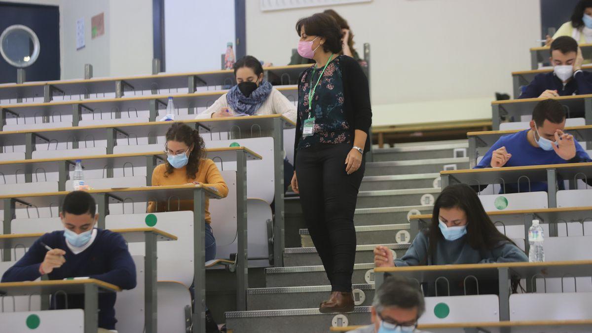 Participantes en una de las pruebas que el SAS está celebrando en las últimas semanas de distintas categorías profesionales.