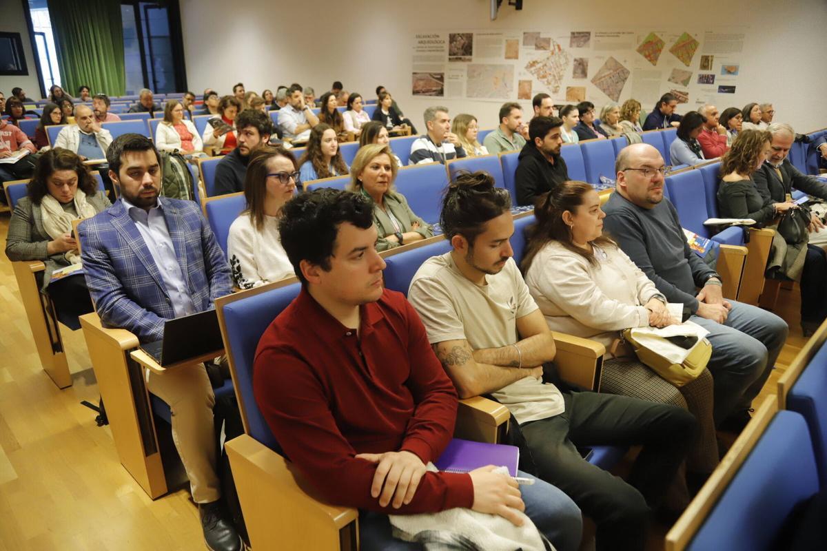 A.J.González Córdoba Jornada “Lucha frente a la leishmaniosis desde una perspectiva One Health” del Centro Andaluz de Investigación de Zoonosis y Enfermedades Emergentes (CAIZEM), María Ángeles Risalde