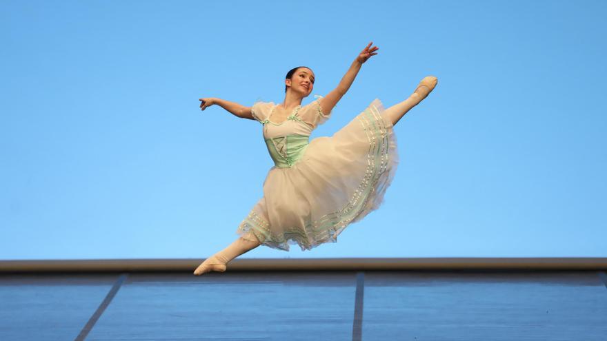 El Joven Ballet del Pirineo, el pasado como bailarina de Georgina en su Jaca natal