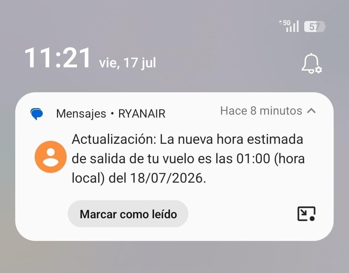 El vuelo FR2085, reprogramado por tercera vez en catorce horas.