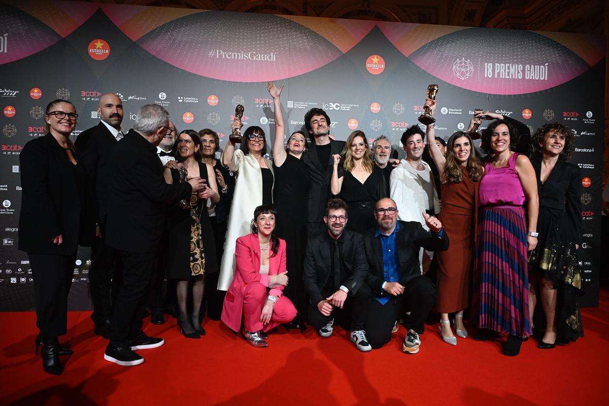 Ganadores de los Premis Gaudí 2026. La directora Judith Colell junto al equipo de la película 'Frontera', Ganadores de los Premis Gaudí 2026. La directora Judith Colell junto al equipo de la película 'Frontera',