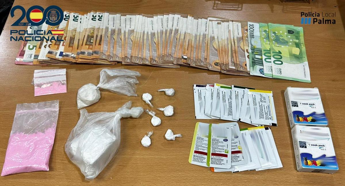 Droga y dinero intervenido en el domicilio de la calle Foners.