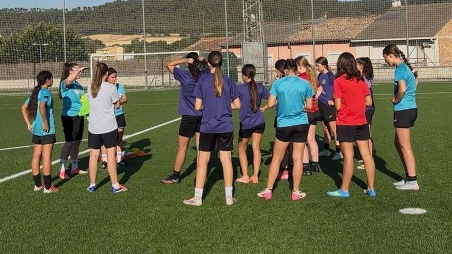 CF Ginesta Balsareny: Un club pioner al Bages que posarà les noies al centre del camp