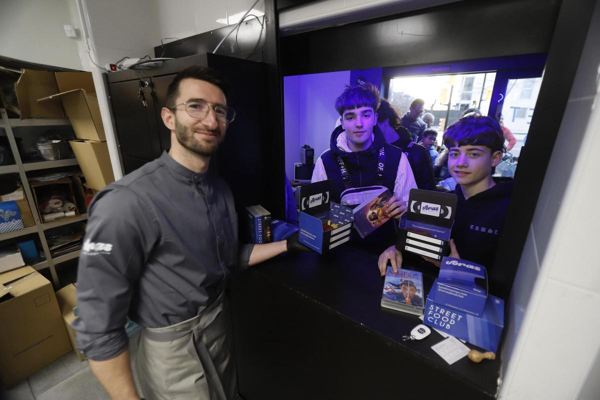 En imágenes | Abre en Voraz Steet Food en Zaragoza, un take away escondido en un videoclub