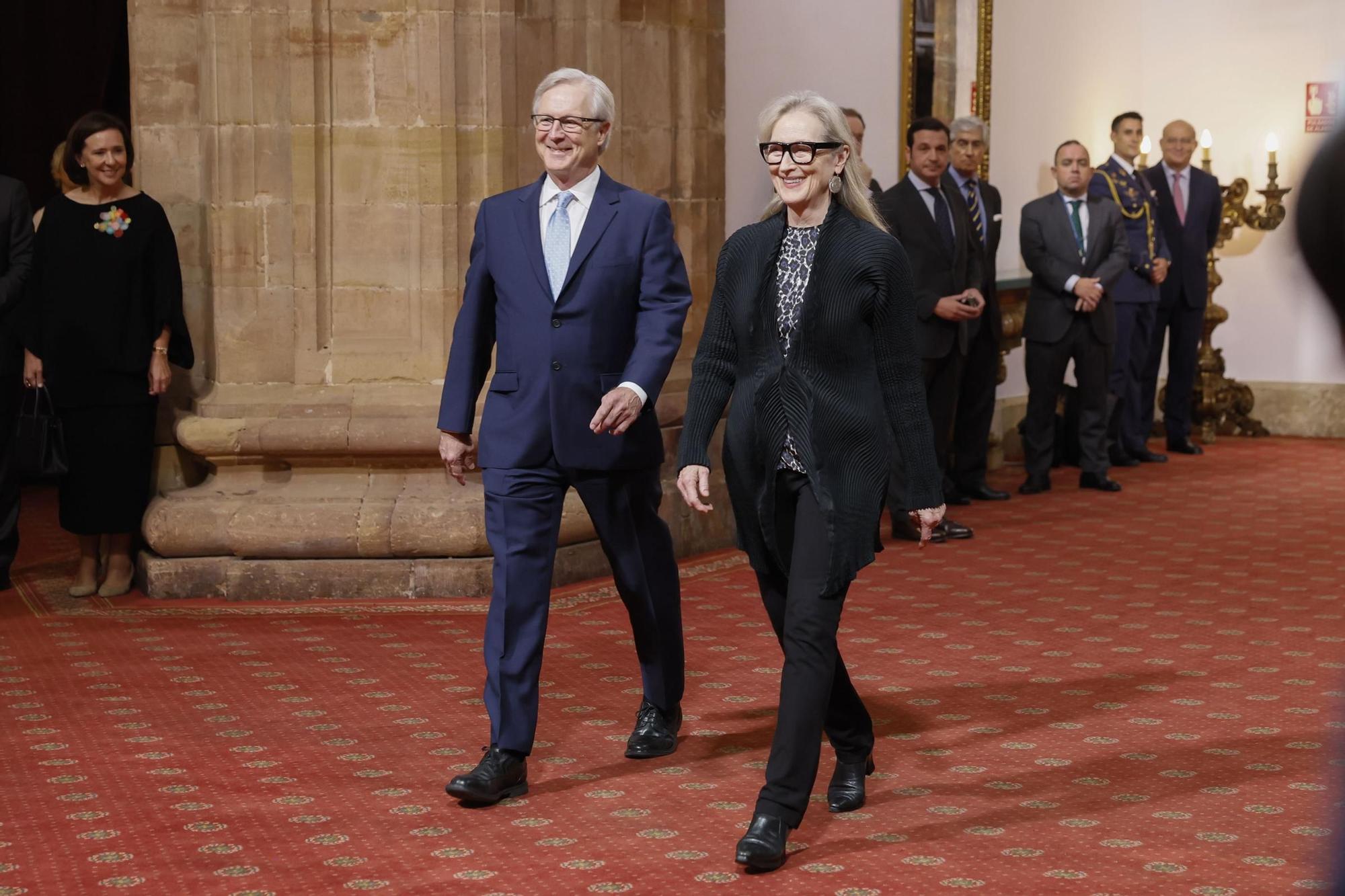 EN IMÁGENES: Personalidades, políticos y premiados se dan cita en el hotel de la Reconquista antes de la ceremonia de entrega de los Premios "Princesa"