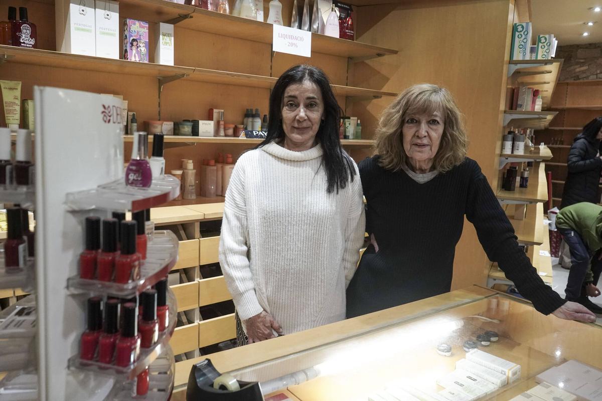 Últim dia d'obertura de la perfumeria Regina Últim dia d'obertura de la perfumeria Regina