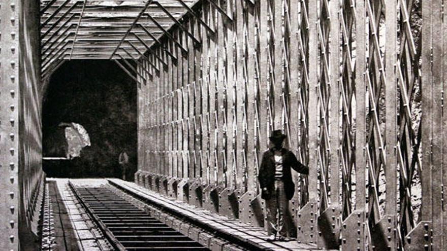 Puente ferroviario sobre el río Guadalhorce y que es uno de los más icónicos de la red ferroviaria de la provincia.