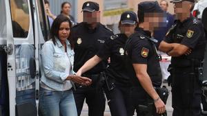 Ana Julia Quezada se dirige a la sala de vistas de la Audiencia de Almería, este jueves. / EUROPA PRESS / RAFAEL GONZÁLEZ