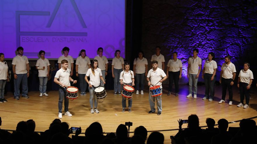 La Escuela de Asturianía despide el primer curso de su séptima promoción