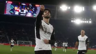 Tres trucos del Mago Guedes deciden el Derbi