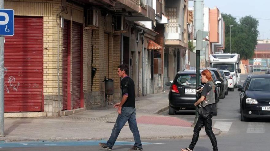 Multado por tirar una bolsa  de basura desde un tercer piso en Cartagena