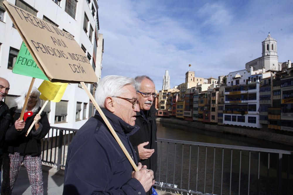 Protesta de pensionistes pel centre de Girona