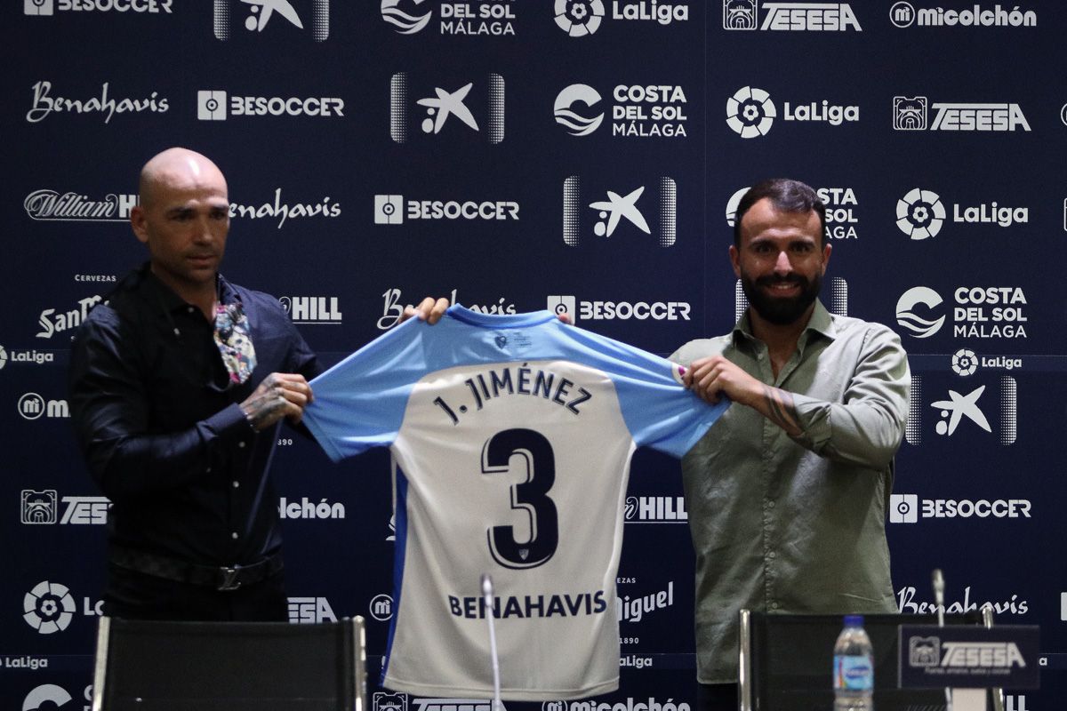 Presentación del nuevo jugador del Málaga CF Javi Jiménez