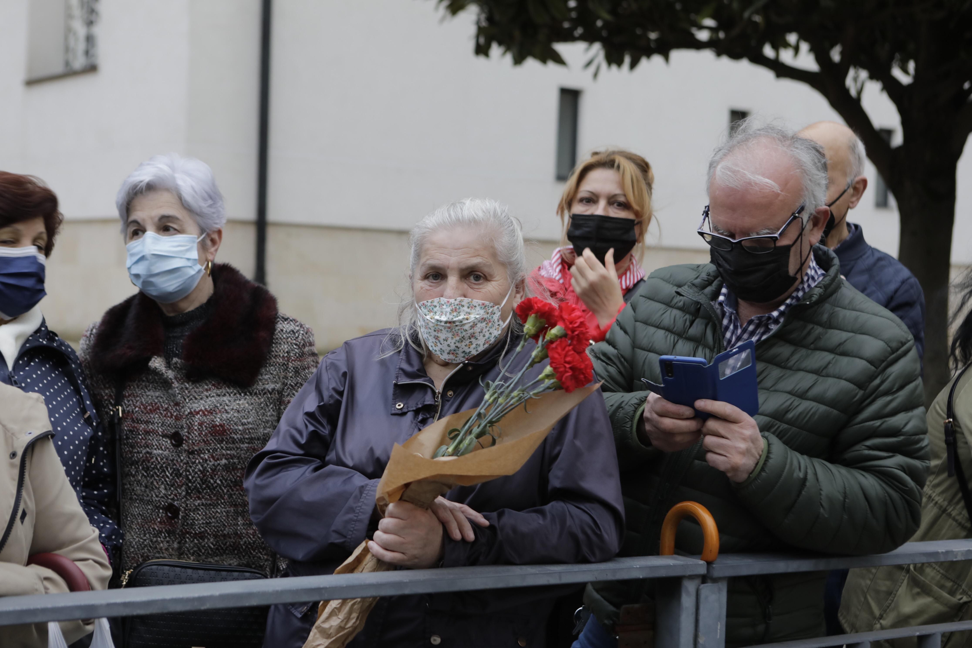 Los Estudiantes llevan al Señor de la Sentencia desde el cielo al Paraíso