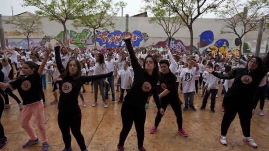 Bailando bajo la lluvia y por la integración