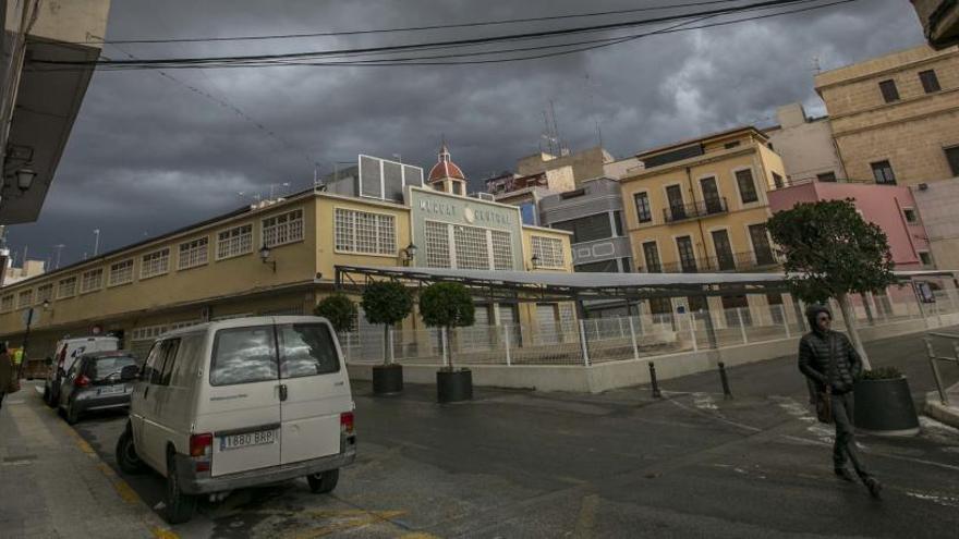 El tripartito contrata un despacho de abogados para romper el contrato del Mercado Central