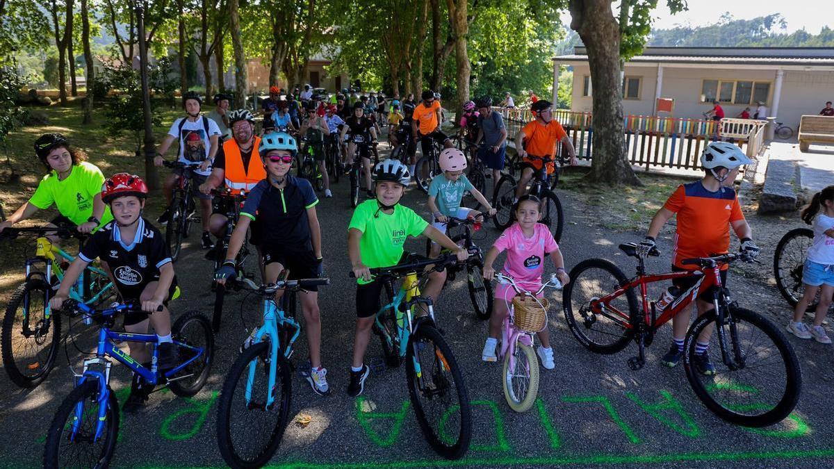 Salida de la ruta en bicicleta de Rubiáns, en Vilagarcía.