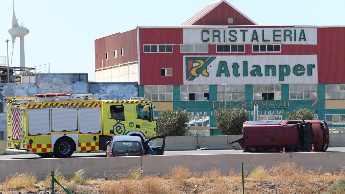 Siete heridos tras una colisión con vuelco en la GC-1, a la altura de Agüimes