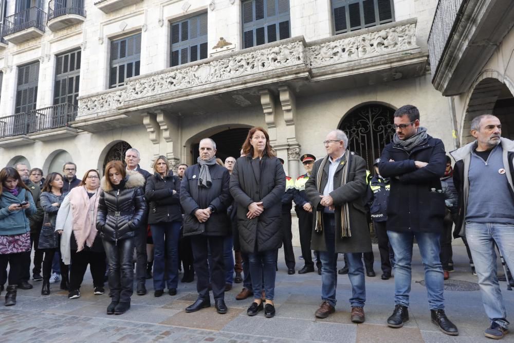 Minut de silenci en record a la nena morta a Girona