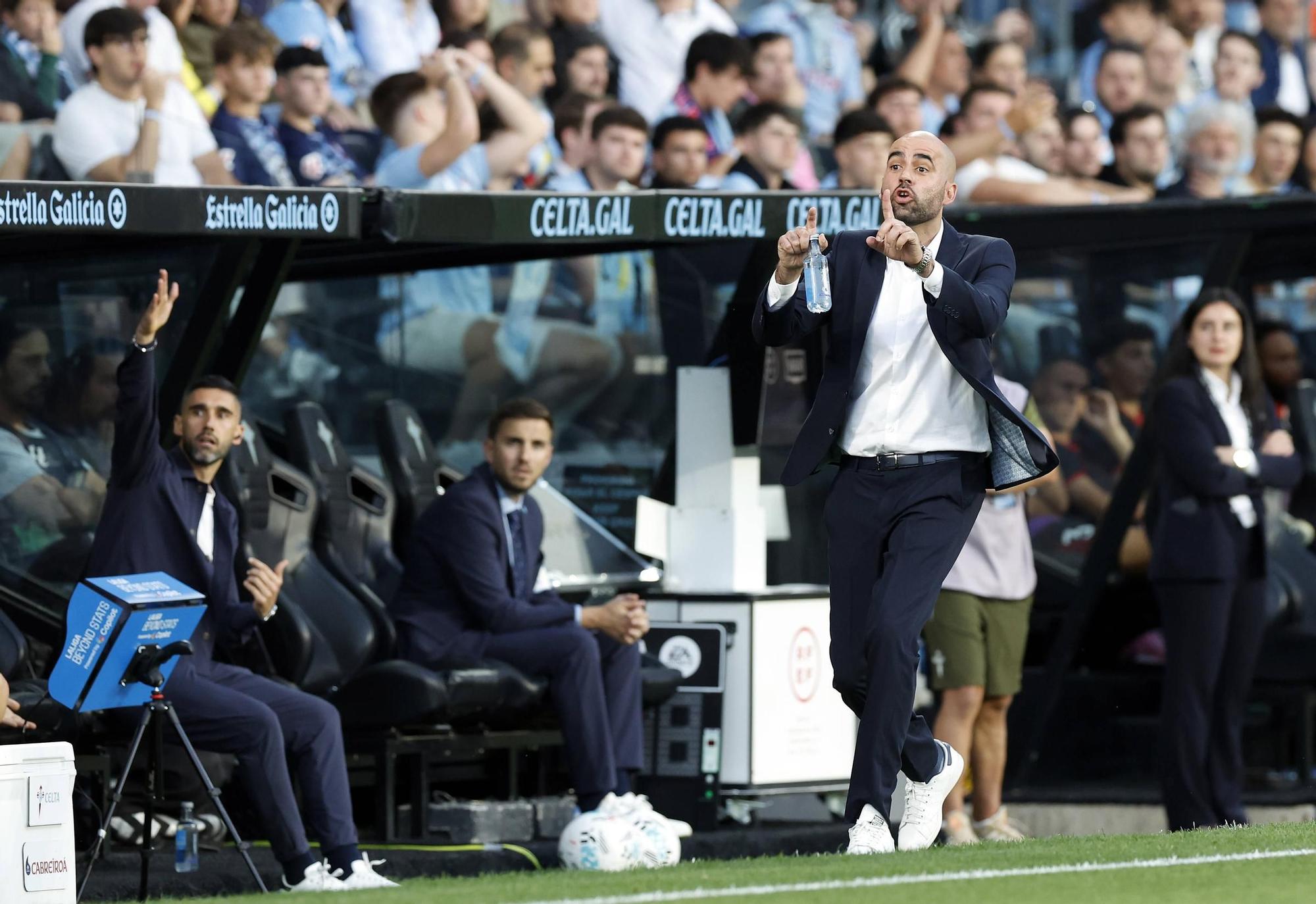 Claudio Giráldez, durante el último partido de Liga del Celta contra el Sevilla en Balaídos.