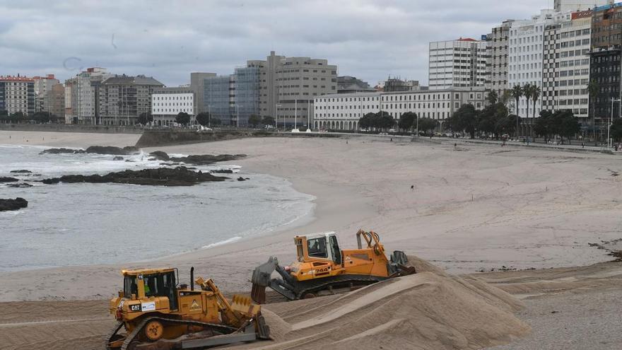 Carlos García Touriñán, director de Seguridad Ciudadana de A Coruña, exige precaución tras el incidente en Riazor de la mujer rescatada tras ser arrastrada por las olas: "Hay un mar de fondo importante"