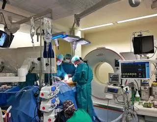 Los quirófanos del Cunqueiro, a punto de alcanzar el nivel preCOVID