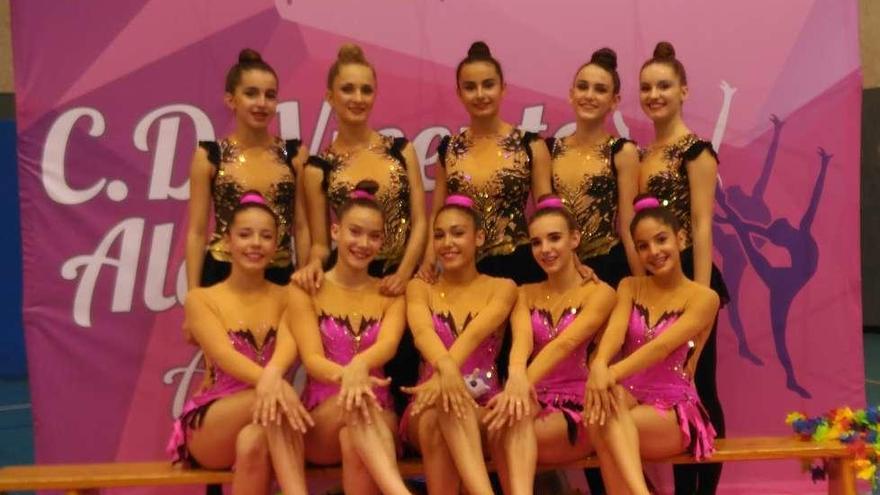 Las gimnastas del club Mapecca que compitieron en la localidad madrileña de Alcorcón.