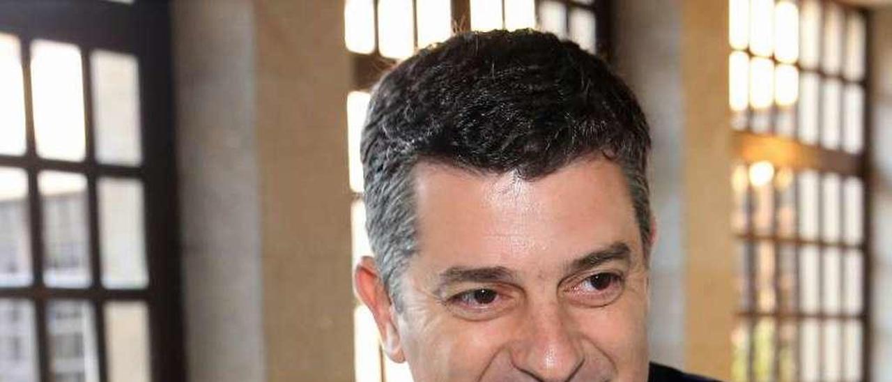 El ministro Caldeira Cabral, ayer en el Parador de Baiona. // M.G.Brea