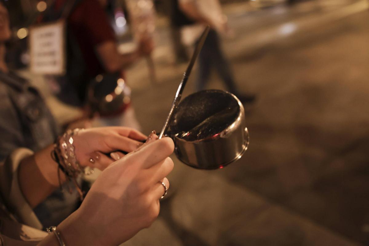 Vecinos de la Pau llevan más de un mes organizando caceroladas contra la inseguridad