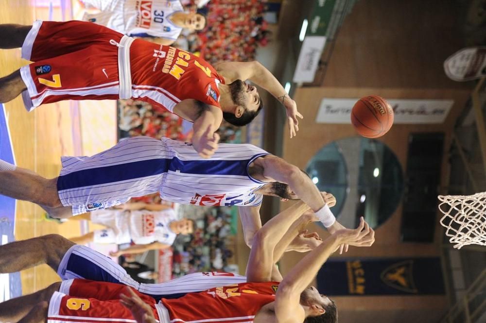 Triunfo en el debut del UCAM CB en la Eurocup