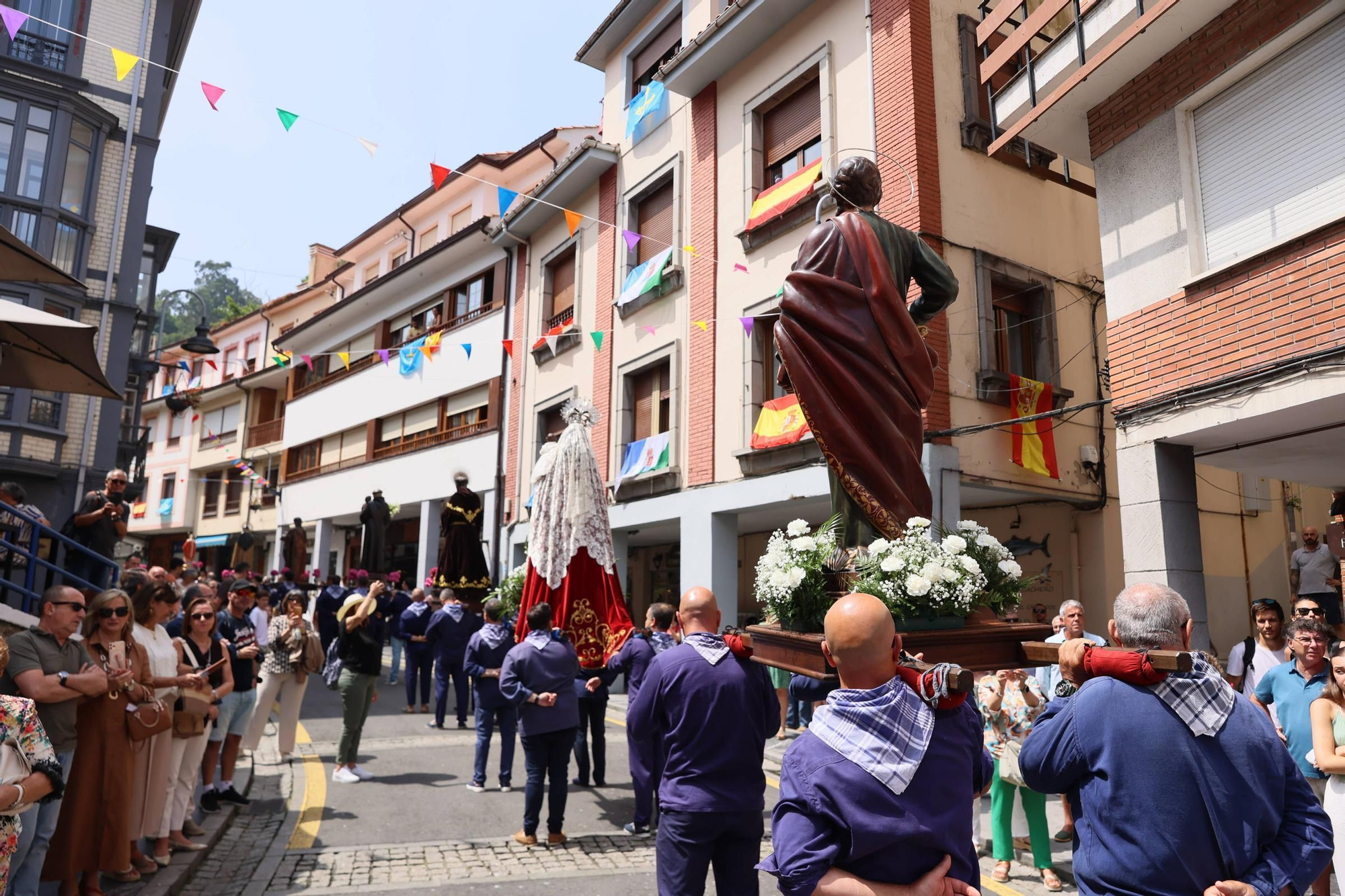 EN IMÁGENES: así fue el día de L'Amuravela en Cudillero