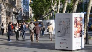 Exposición fotográfica en el paseo de Gràcia.