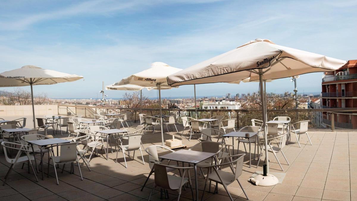 La terraza panorámica del Kasa Hanaka ubicado en el centro cívico Mas Guinardó. La terraza panorámica del Kasa Hanaka ubicado en el centro cívico Mas Guinardó.