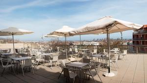 La terraza panorámica del Kasa Hanaka ubicado en el centro cívico Mas Guinardó.