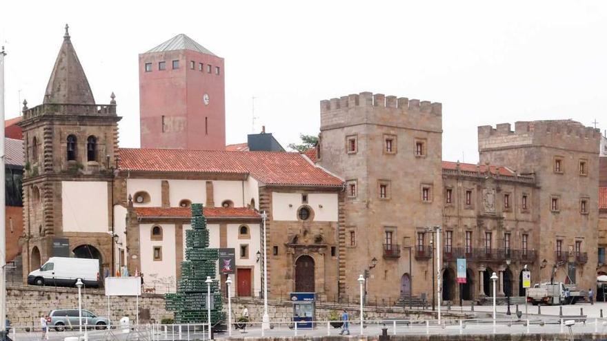 El complejo arquitectónico que conforman el Palacio de Revillagigedo y la Colegiata de San Juan Bautista.