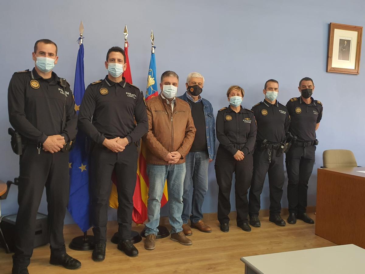 El acto de posesión de los nuevos oficiales de la Policía Local de Villena.