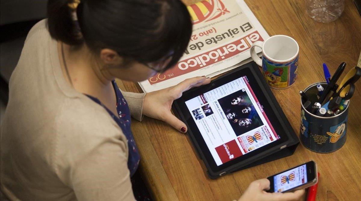 undefined17633263 barcelona 23 11 2011     e periodico en un ipad i mobil    f181024191716