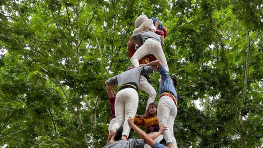 Tirallongues completa una bona actuació a la diada de Colles de l’Eix | TIRALLONGUES